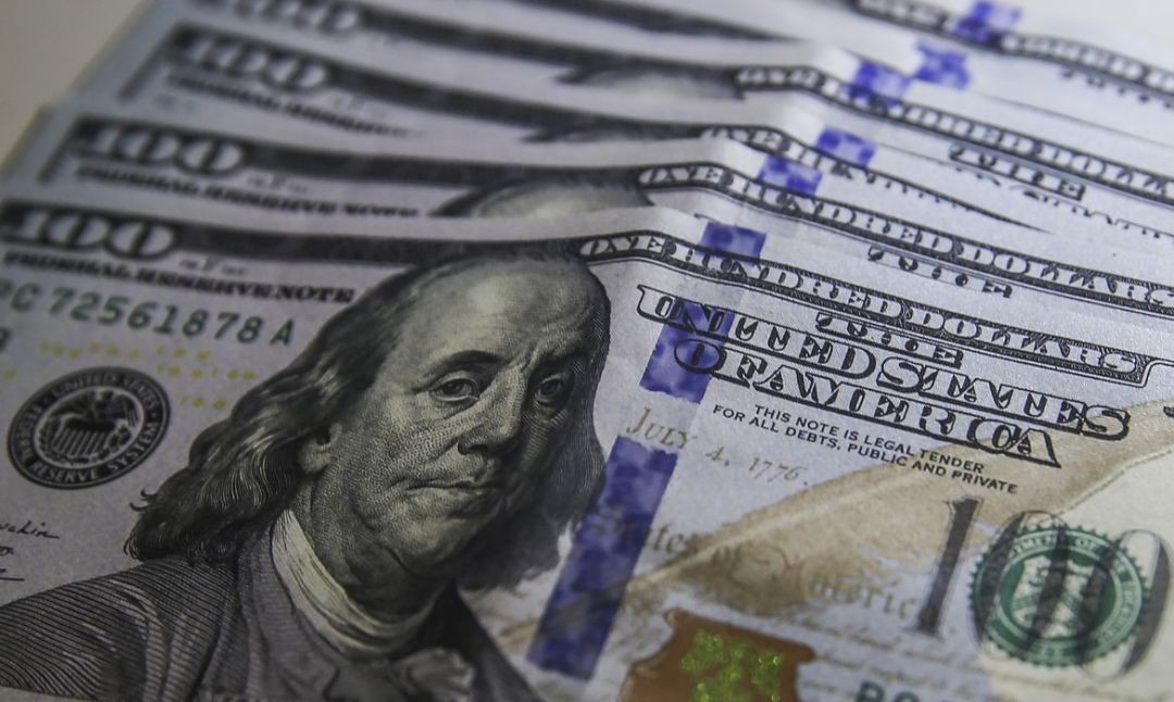 Dólar cai para R$ 5,10 e fecha no menor valor desde novembro