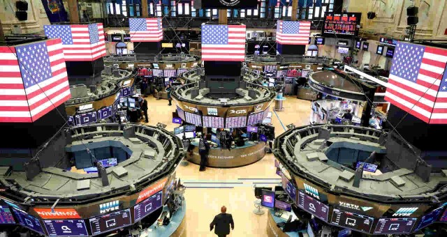 Wall Street deve abrir com cautela após dados de emprego fracos; Salesforce decepciona e American Eagle surpreende