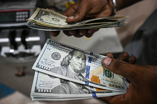 Por que o dólar se valoriza nas crises?