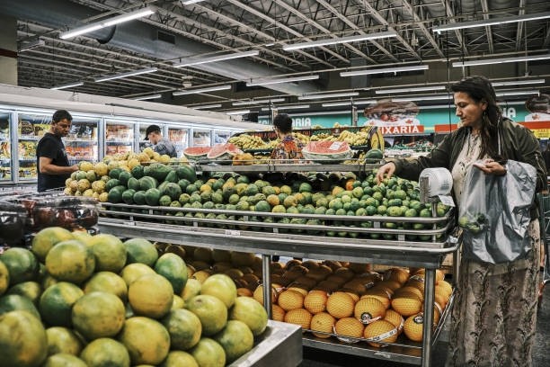 O que é a taxa Selic e como ela afeta o preço de tudo que você compra