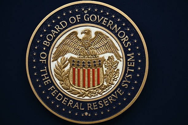 Bolsas globais sobem após dados de emprego dos EUA reduzirem apostas em alta de juros do Fed