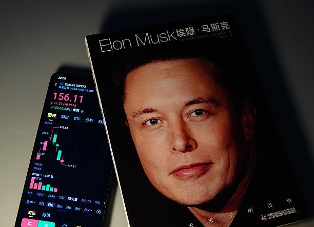 SpaceX entra no Nasdaq-100 e reforça otimismo de Wall Street com projeções bilionárias